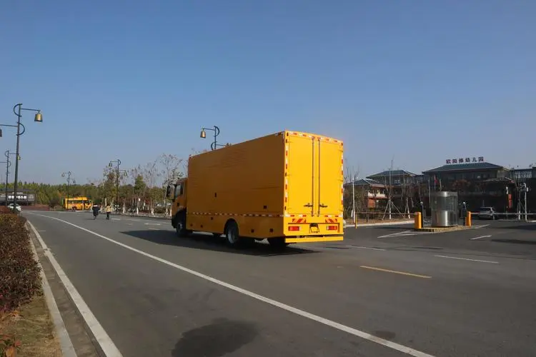 谈球吧  应急电源车